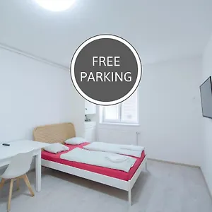 Trzaska With Free Parking Apartment